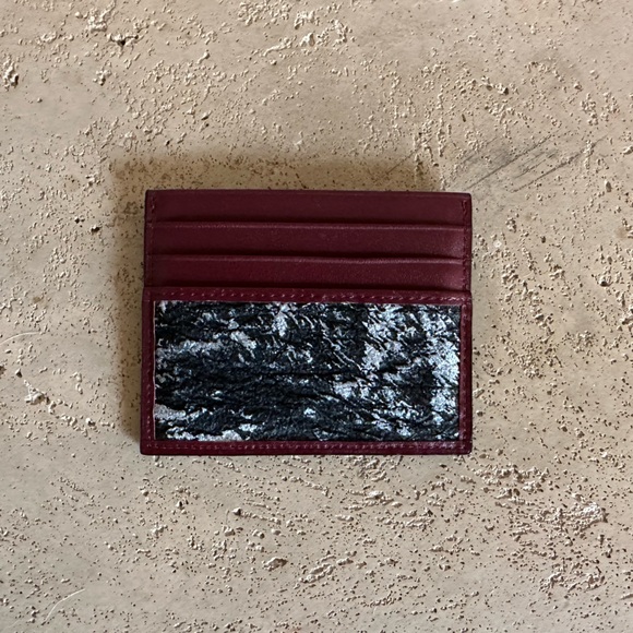 Red and Black Compact Wallet with Two-Tone Design - Picture 1 of 2